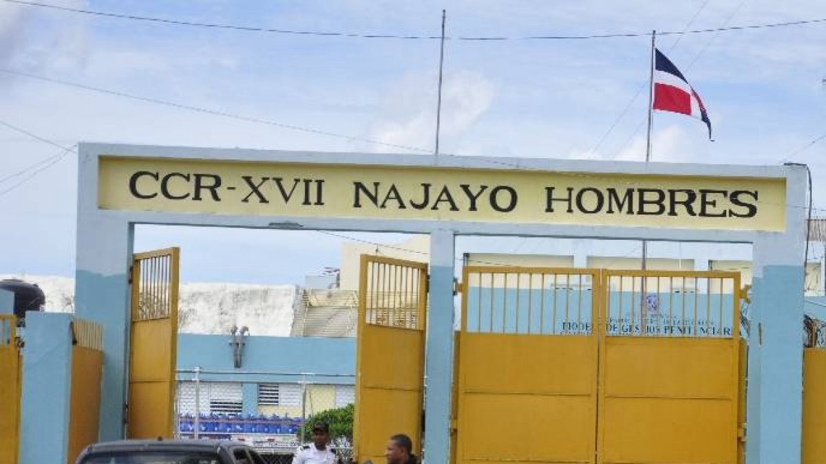 Cada preso le cuesta al Estado RD$1,400 diarios, afirma Roberto Santana