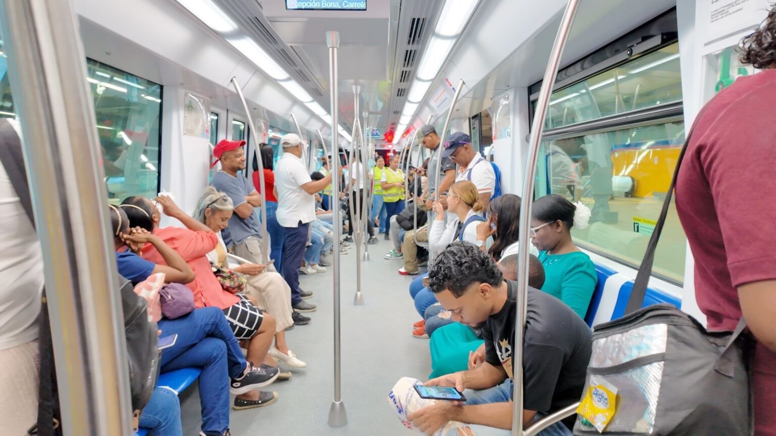 Usuarios destacan ahorro de tiempo y dinero con la entrada en operación de la Línea 2C del Metro
