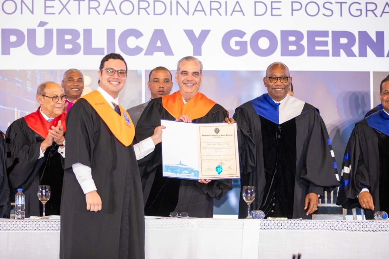 Presidente Luis Abinader encabeza histórica graduación de 199 servidores públicos y fortalece la profesionalización del Estado