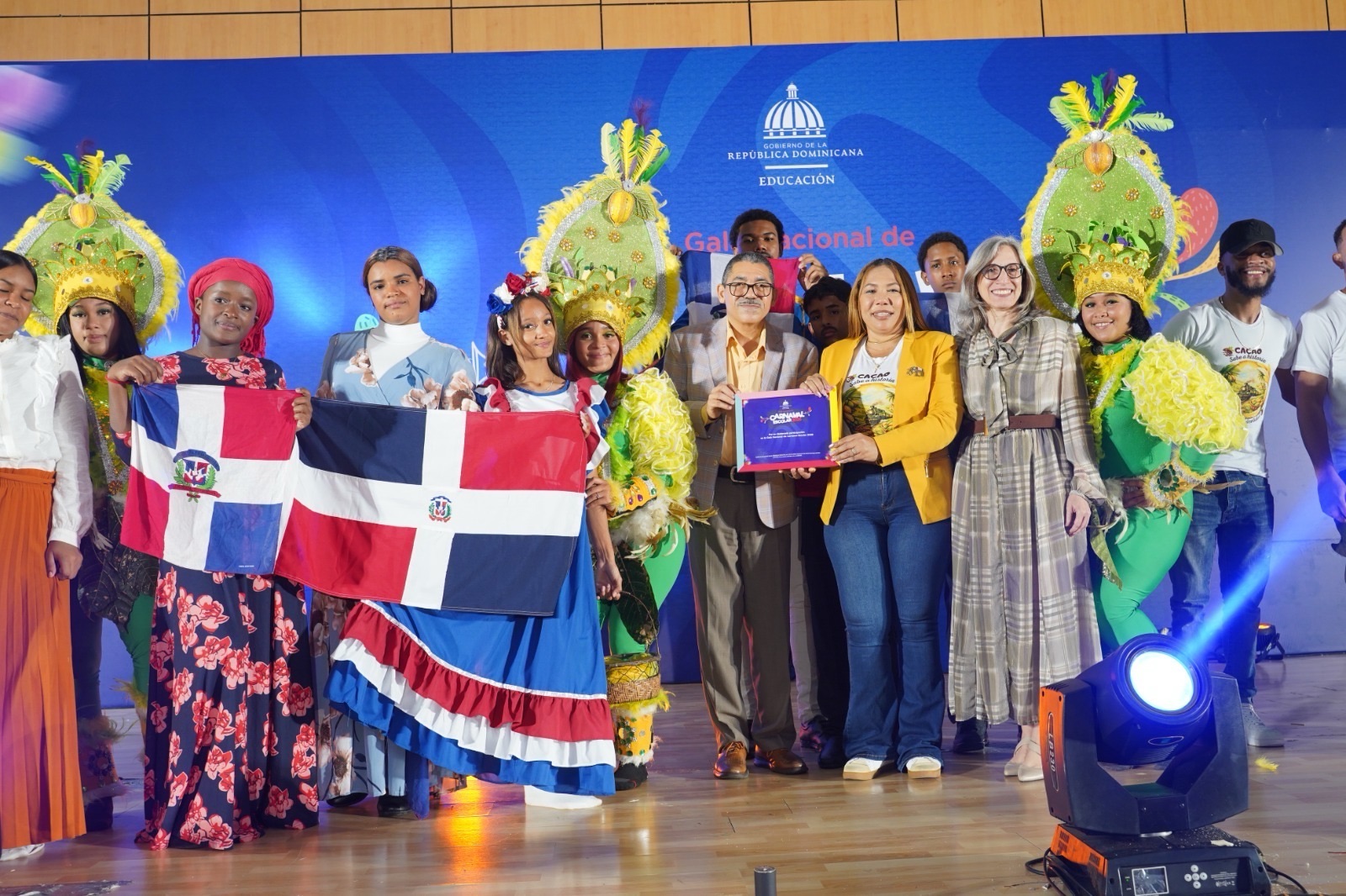 Ministerio de Educación celebra el talento y la creatividad estudiantil en la Gala Nacional de Carnaval Escolar 2026