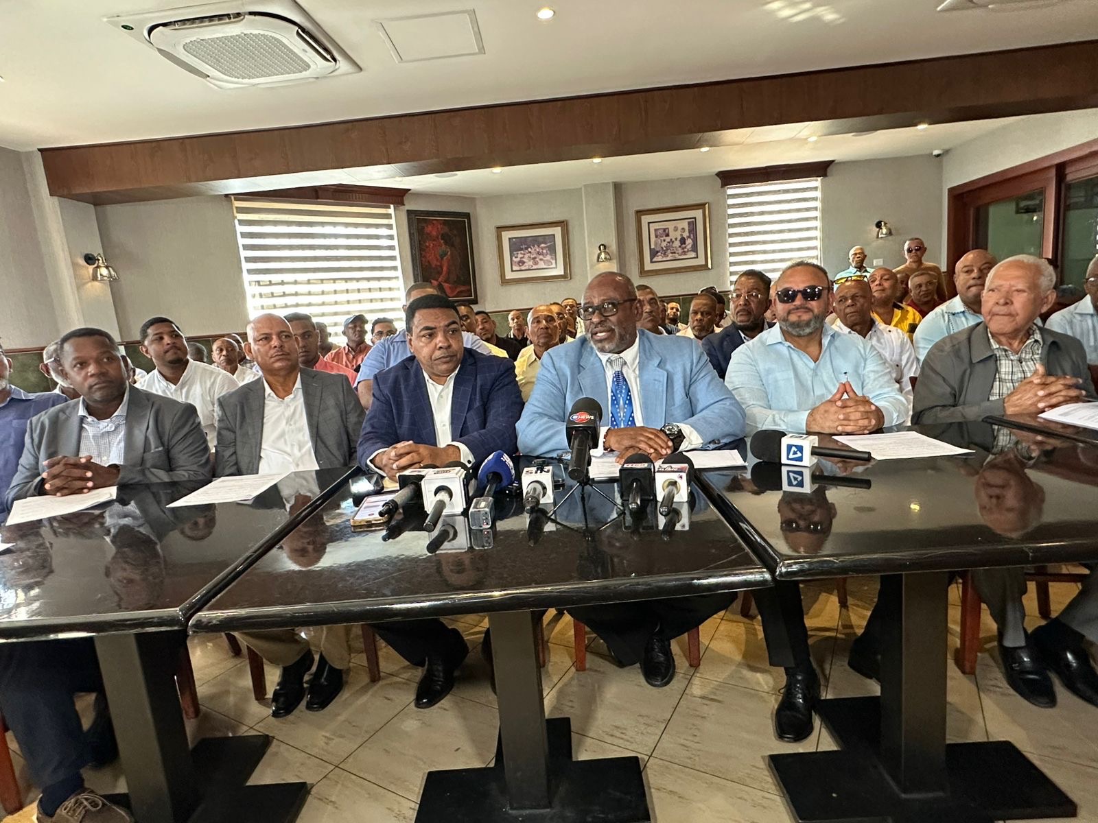 Transportistas anuncian que mantendrán tarifas pese al alza de combustibles en respaldo a estabilidad económica