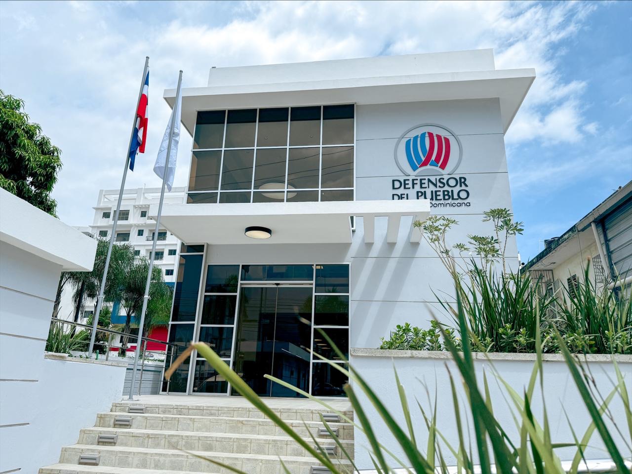 Defensor del Pueblo contribuye con la protección del derecho de propiedad en casos de vehículos retenidos