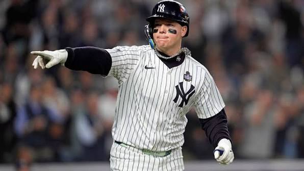 Padres firman al jardinero Alex Verdugo con contrato de Ligas Menores