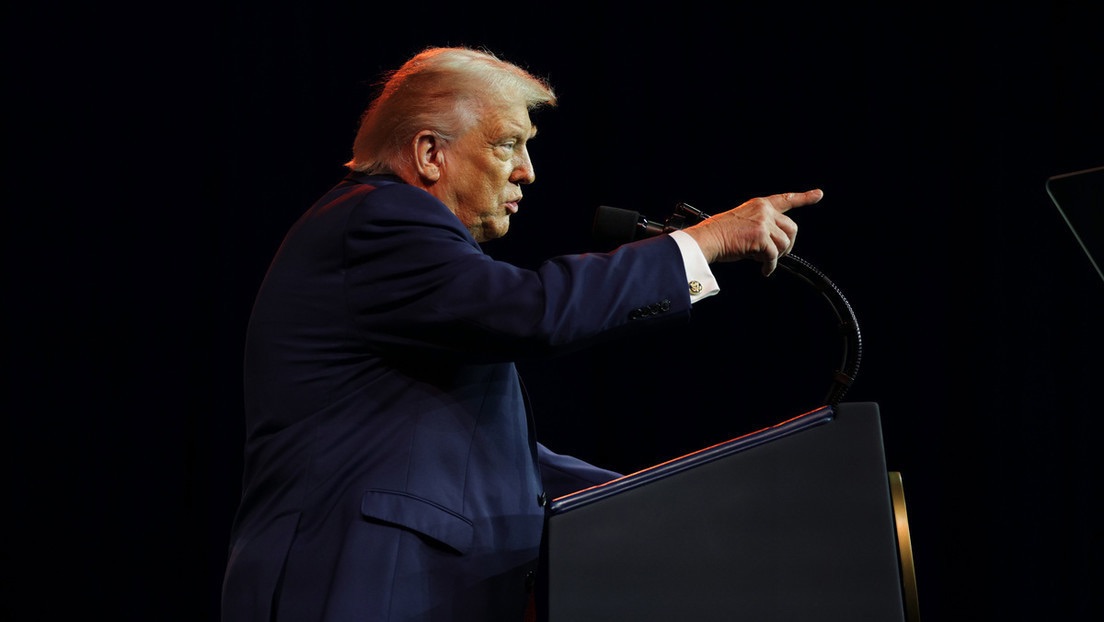 Trump amenaza con próxima “represalia” por ataque contra la Embajada de EE.UU.