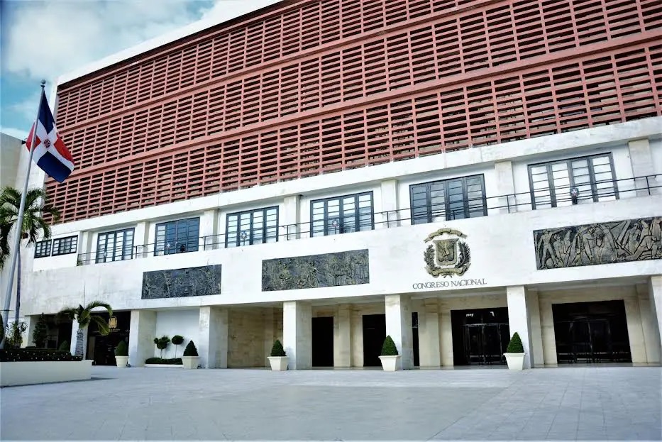 Senado aprueba eliminar candidaturas independientes; proyecto pasa a diputados