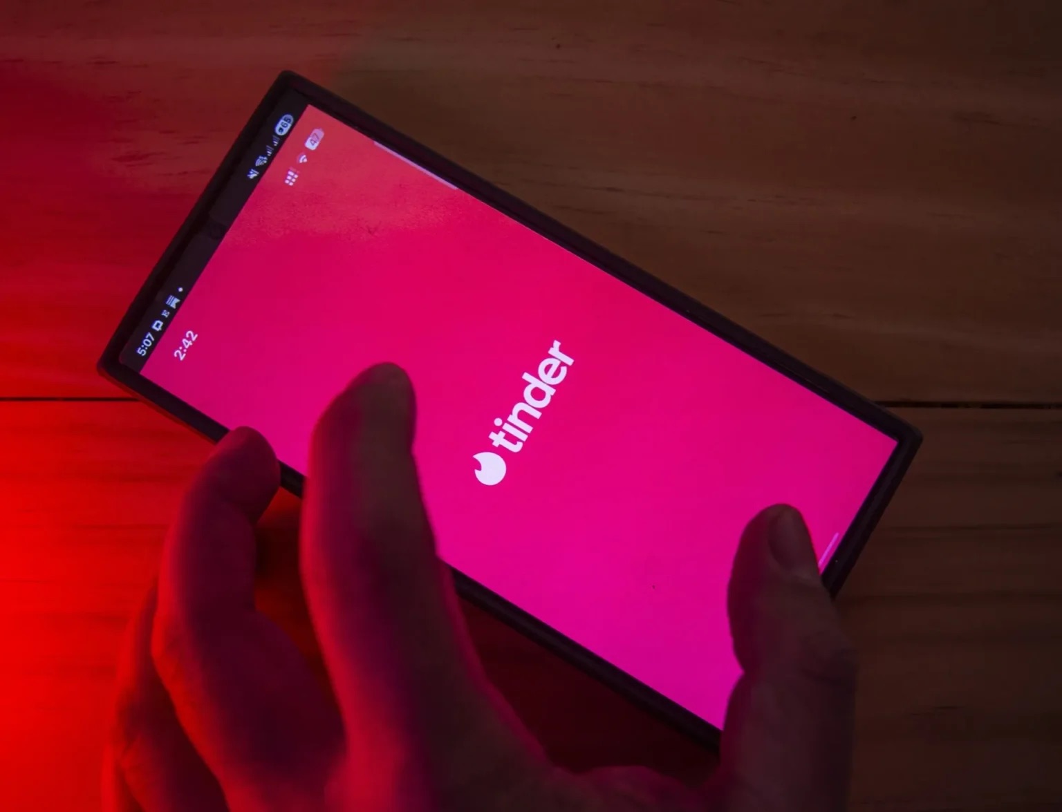 Tinder incorpora más IA a la aplicación para crear ‘matches’ “más personalizados”