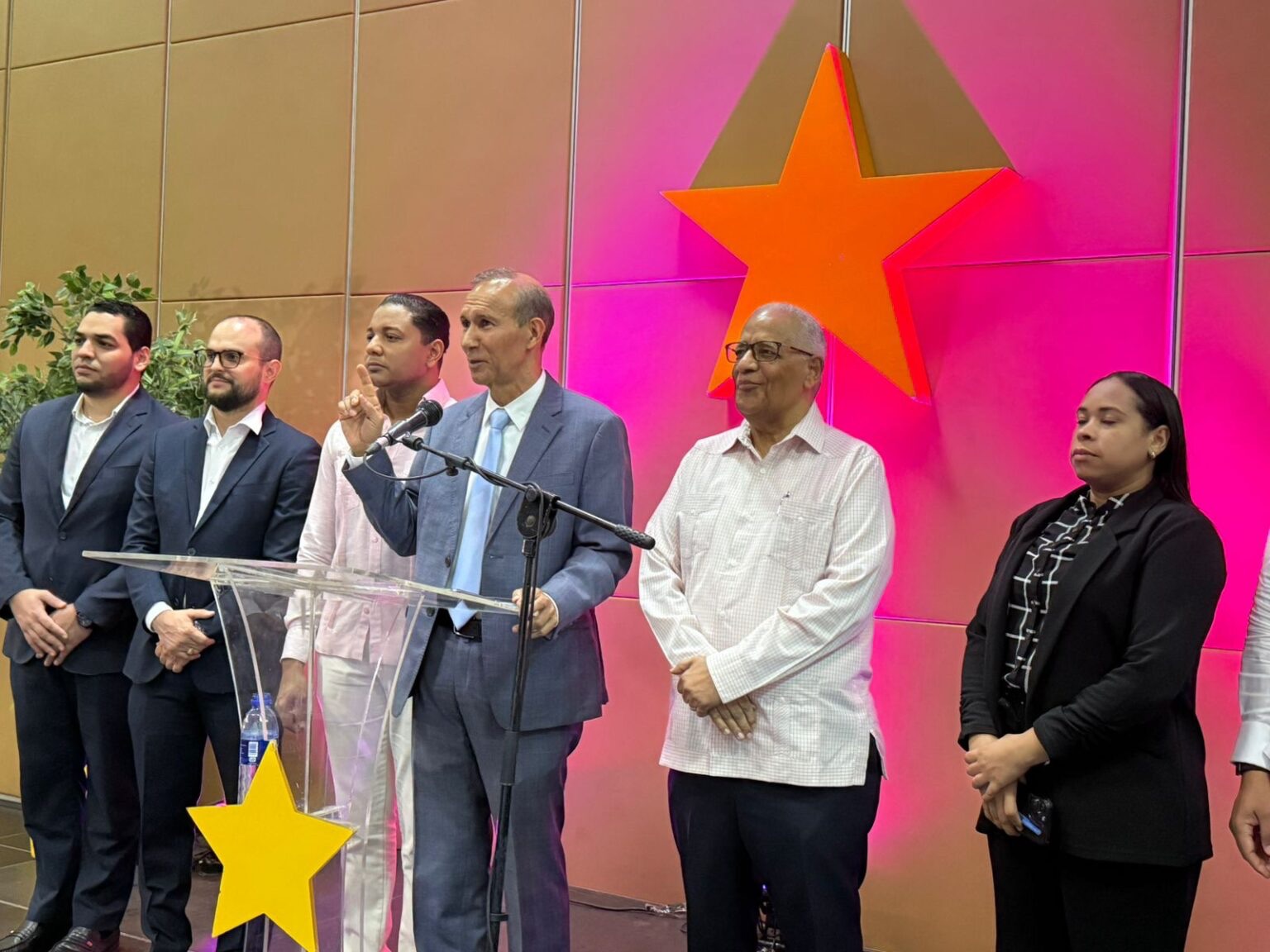 PLD denuncia propuesta de reforma a la Seguridad Social se “discute a espaldas de la sociedad”