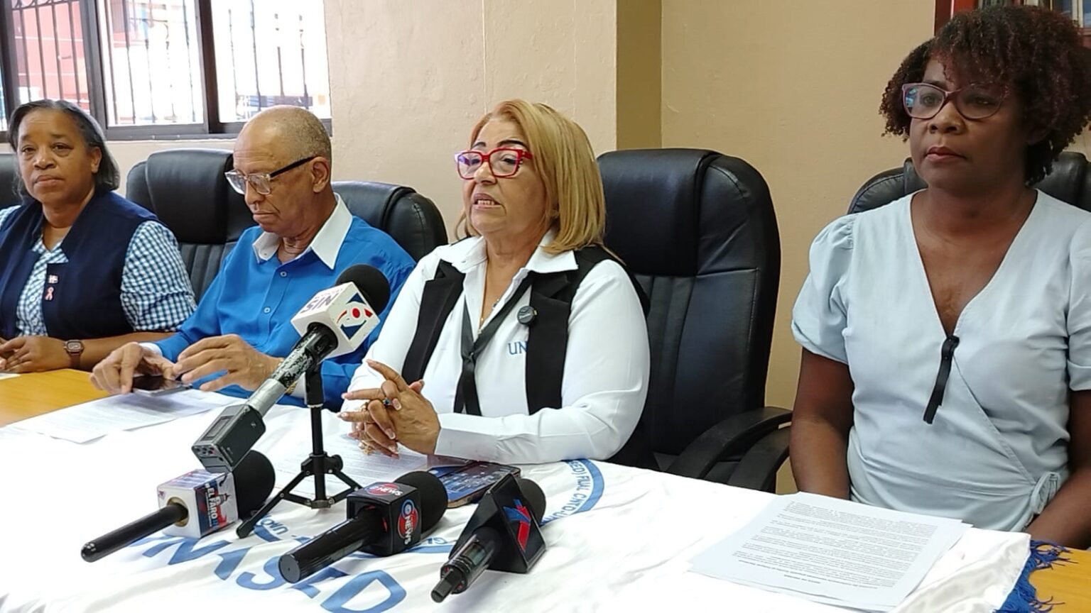 Gremios de enfermería convocan piquete frente al Palacio Nacional