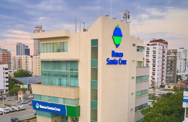 Banco Santa Cruz se consolida como el tercer banco de capital privado del país