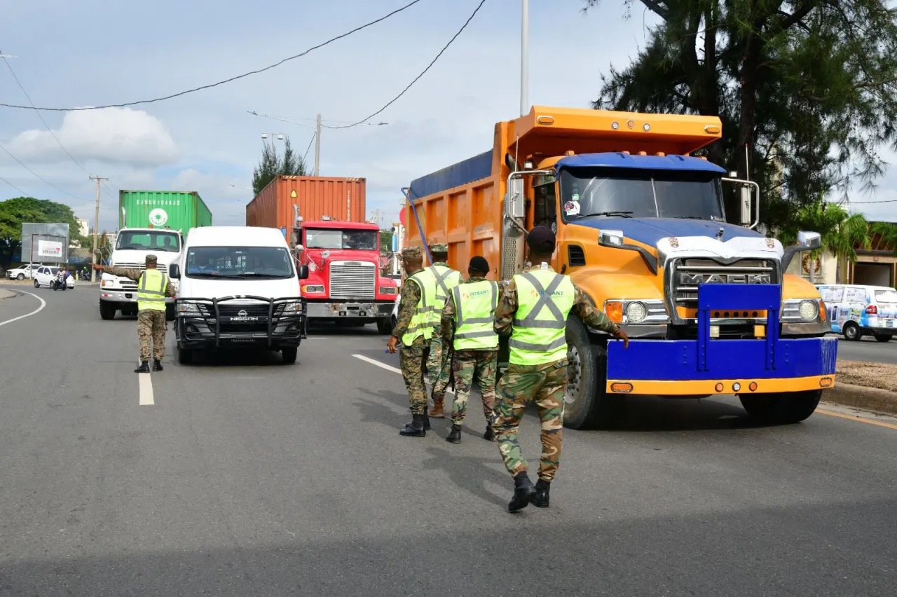 INTRANT restringe vehículos pesados durante Semana Santa 2026