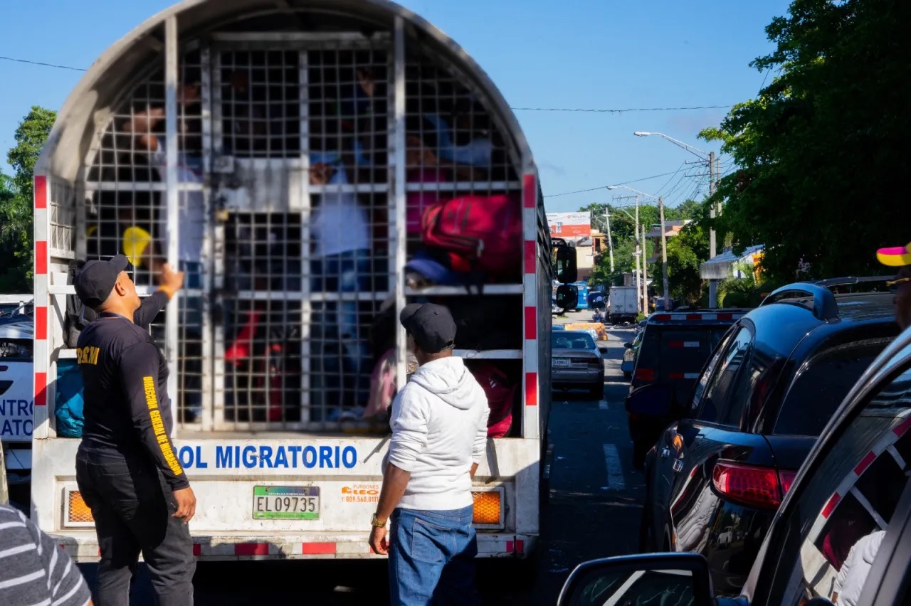 Migración afirma que deportó a su país a 1,064 haitianos indocumentados
