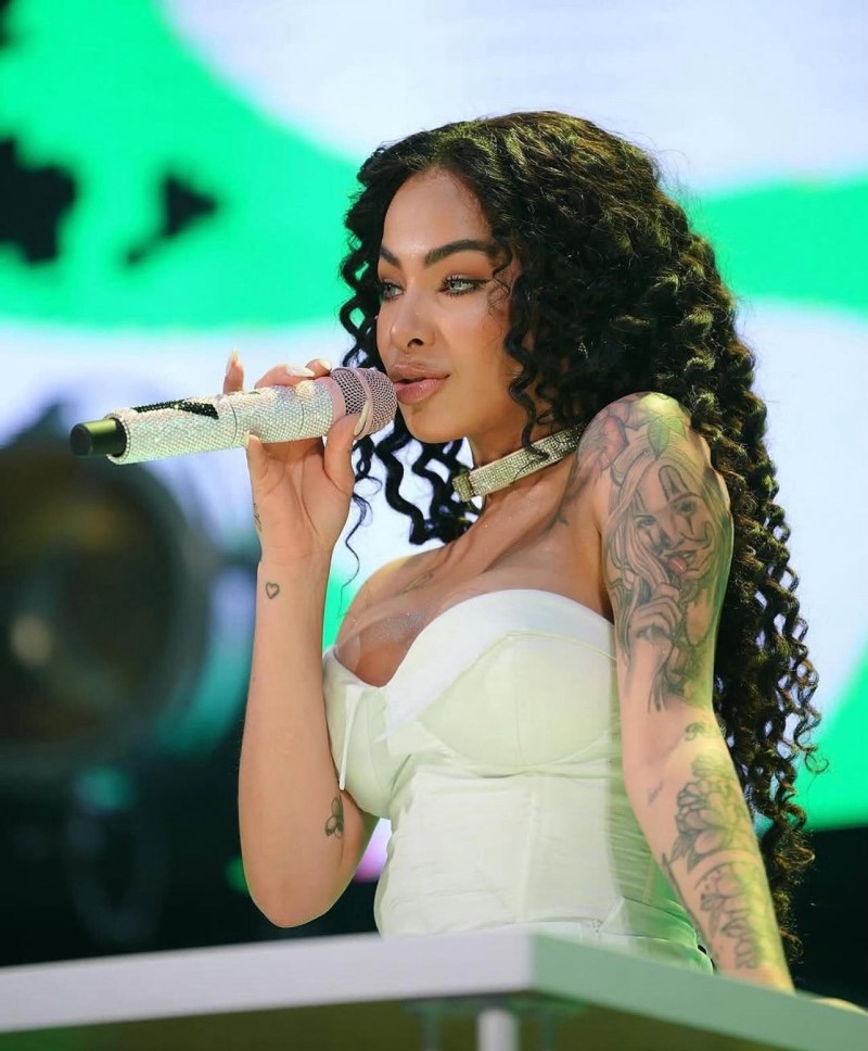 MP impone garantía económica de 500,000 pesos a Yailin La Más Viral tras arresto por posesión de armas