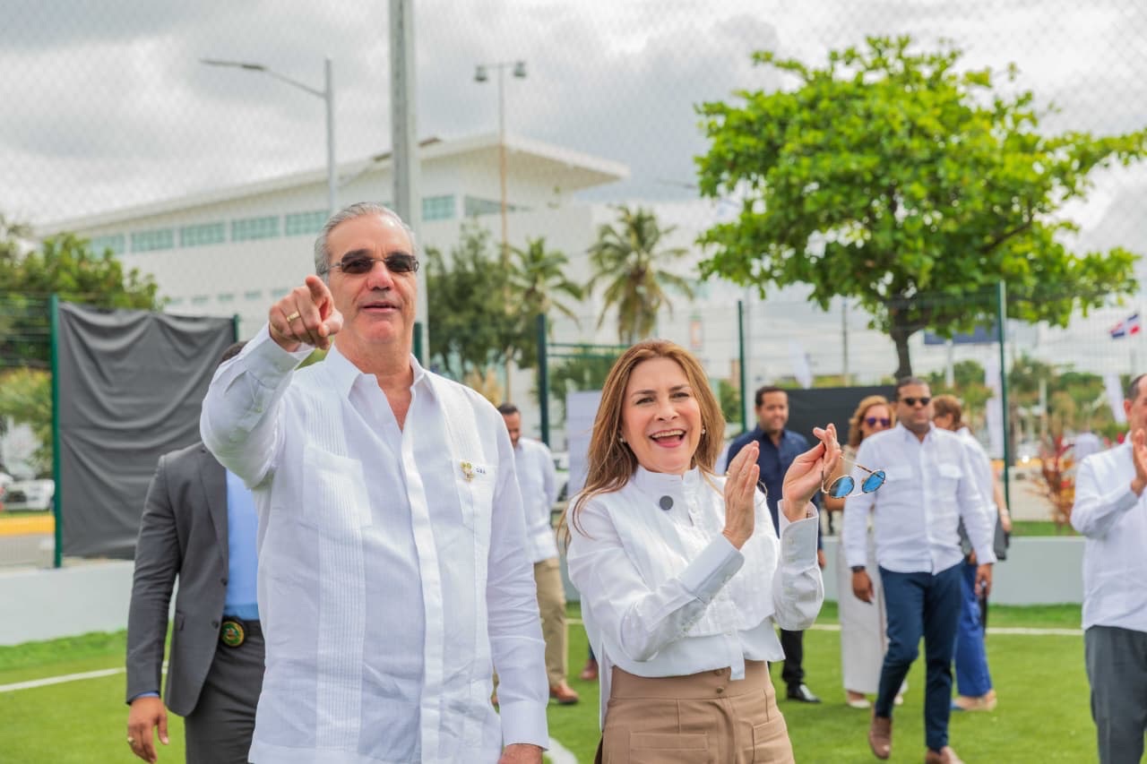 Presidente Abinader y alcaldesa Carolina Mejía inauguran Malecón Deportivo, nuevo punto de encuentro del deporte dominicano