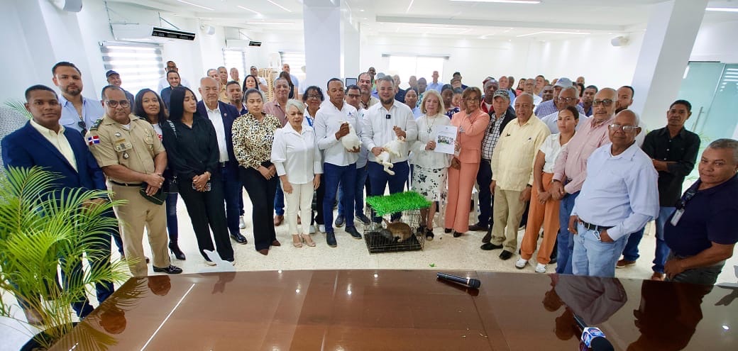 Hecmilio Galván: “Es hora de que los dominicanos piensen en el conejo”