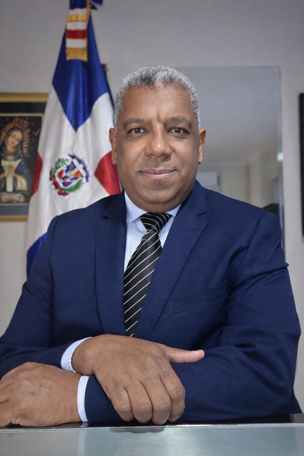 Cónsul en Atenas respalda decisión que fortalece la transparencia y el control de los recursos consulares.