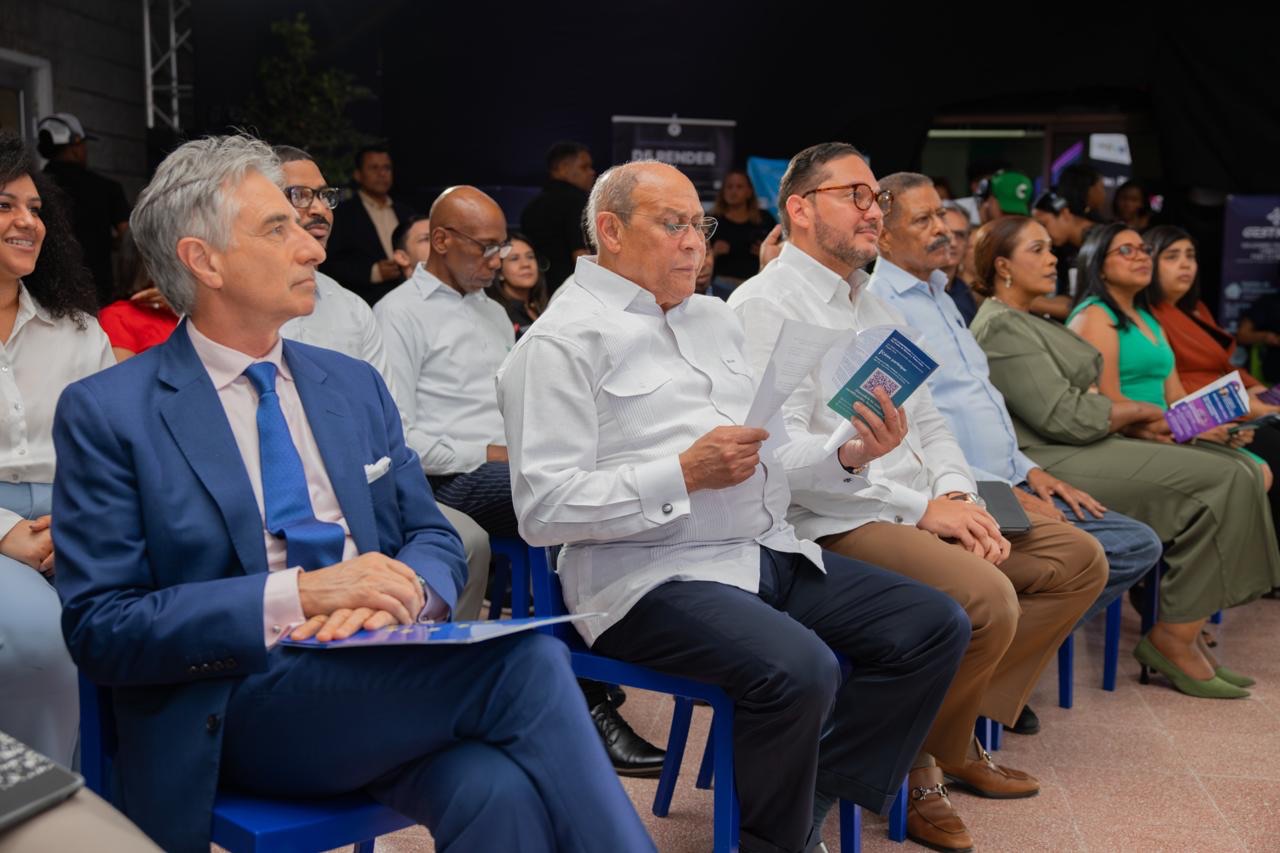 La UCE lanza LAB UCEMPRENDE, un laboratorio de innovación con respaldo del BID Lab y la Unión Europea