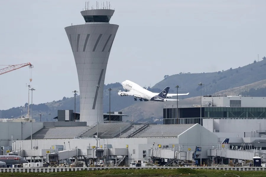 EE.UU. considera bloquear la entrada de extranjeros en los aeropuertos de las ciudades «santuario»