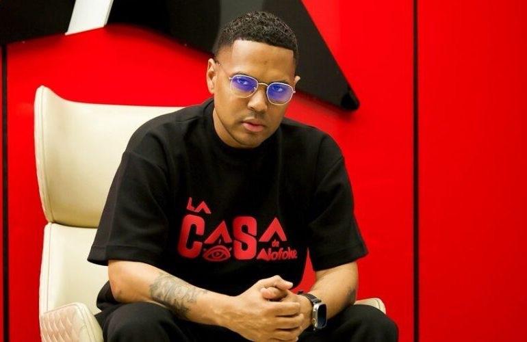 Santiago Matías pide perdón tras admitir “comportamiento alterado” previo a Planeta Alofoke