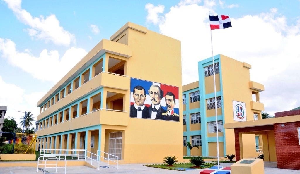 Educación suspende docencia en provincias en alerta por vaguada