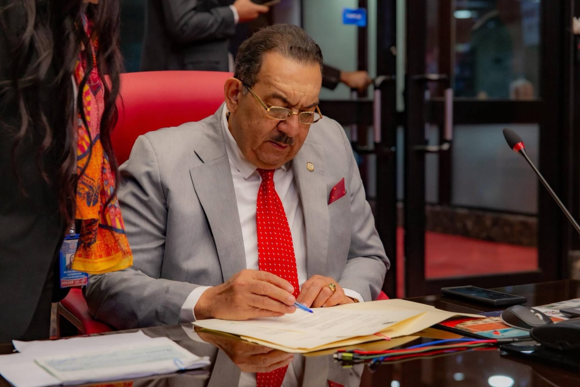 Senador Cristóbal Venerado Castillo impulsa reforma para hacer más justo el cobro por residuos sólidos en RD