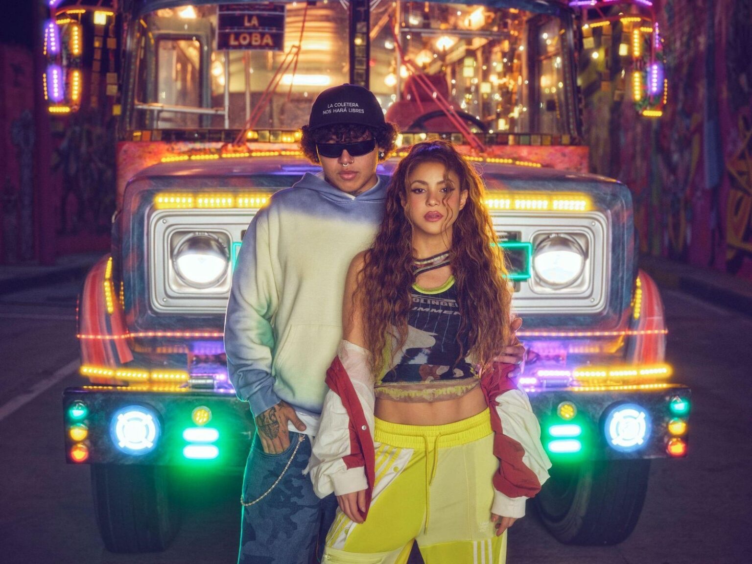 Shakira y Beéle lanzan video oficial de “Algo Tú”