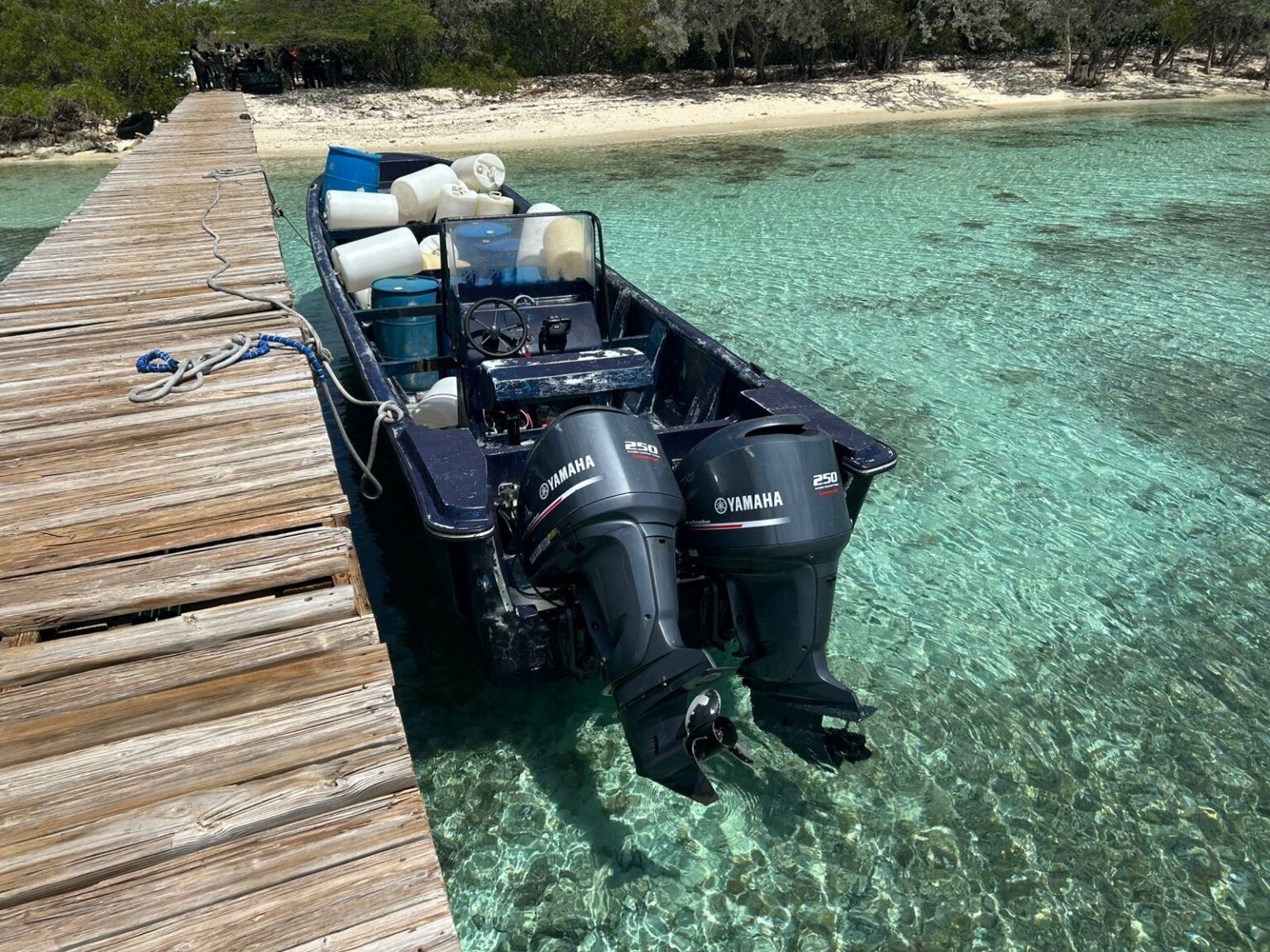 Golpe contundente al narcotráfico: incautan 1.6 toneladas de presunta cocaína en pedernales