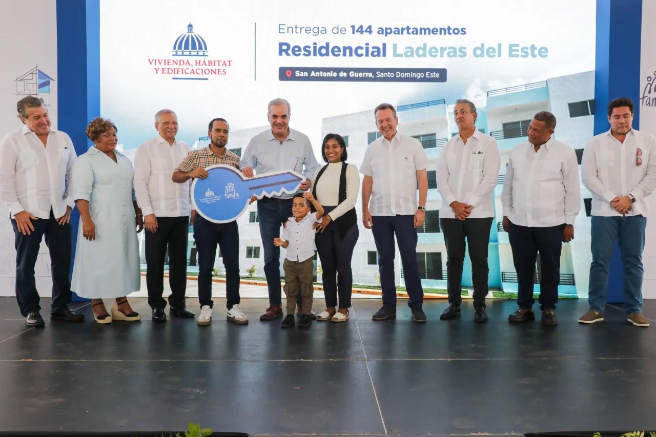 Gobierno entrega 144 viviendas de bajo costo en Santo Domingo Este