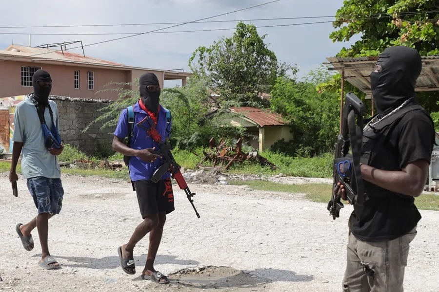 Varios muertos y cientos de desplazados en Haití por enfrentamientos de bandas