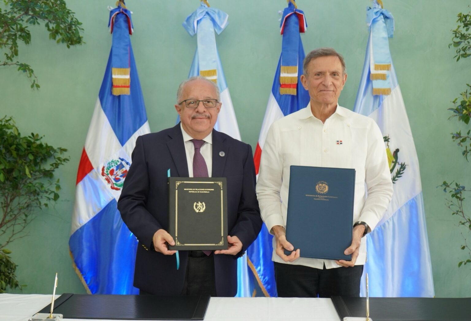 República Dominicana y Guatemala pactan dinamizar negocios y atraer inversiones