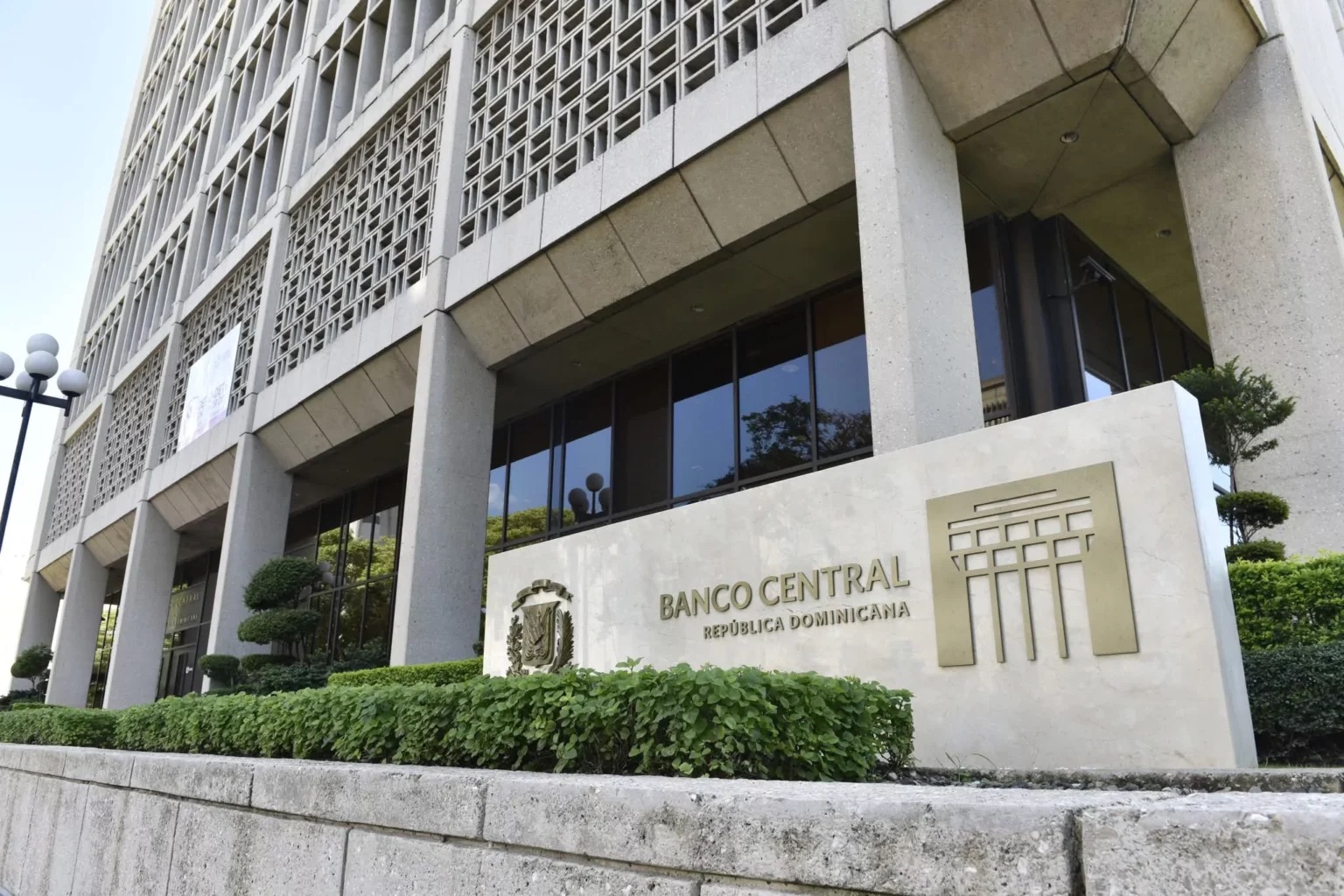 Dólar se sitúa en RD$59.86; Gobierno resalta estabilidad cambiaria y fortaleza del peso dominicano