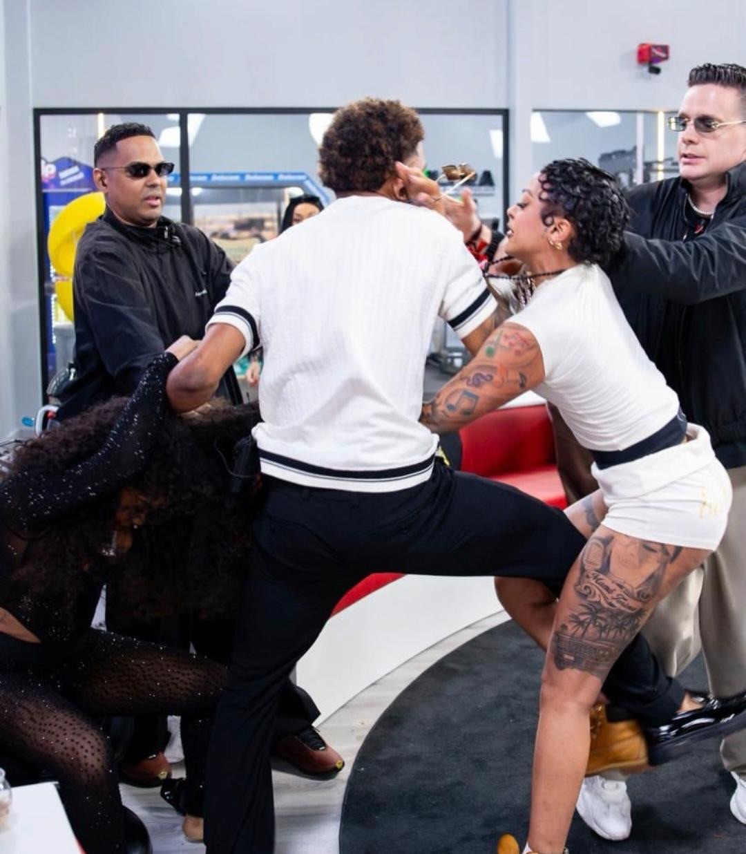 Escándalo en Planeta Alofoke: La Peversa y La Más Doll protagonizan enfrentamiento en plena transmisión