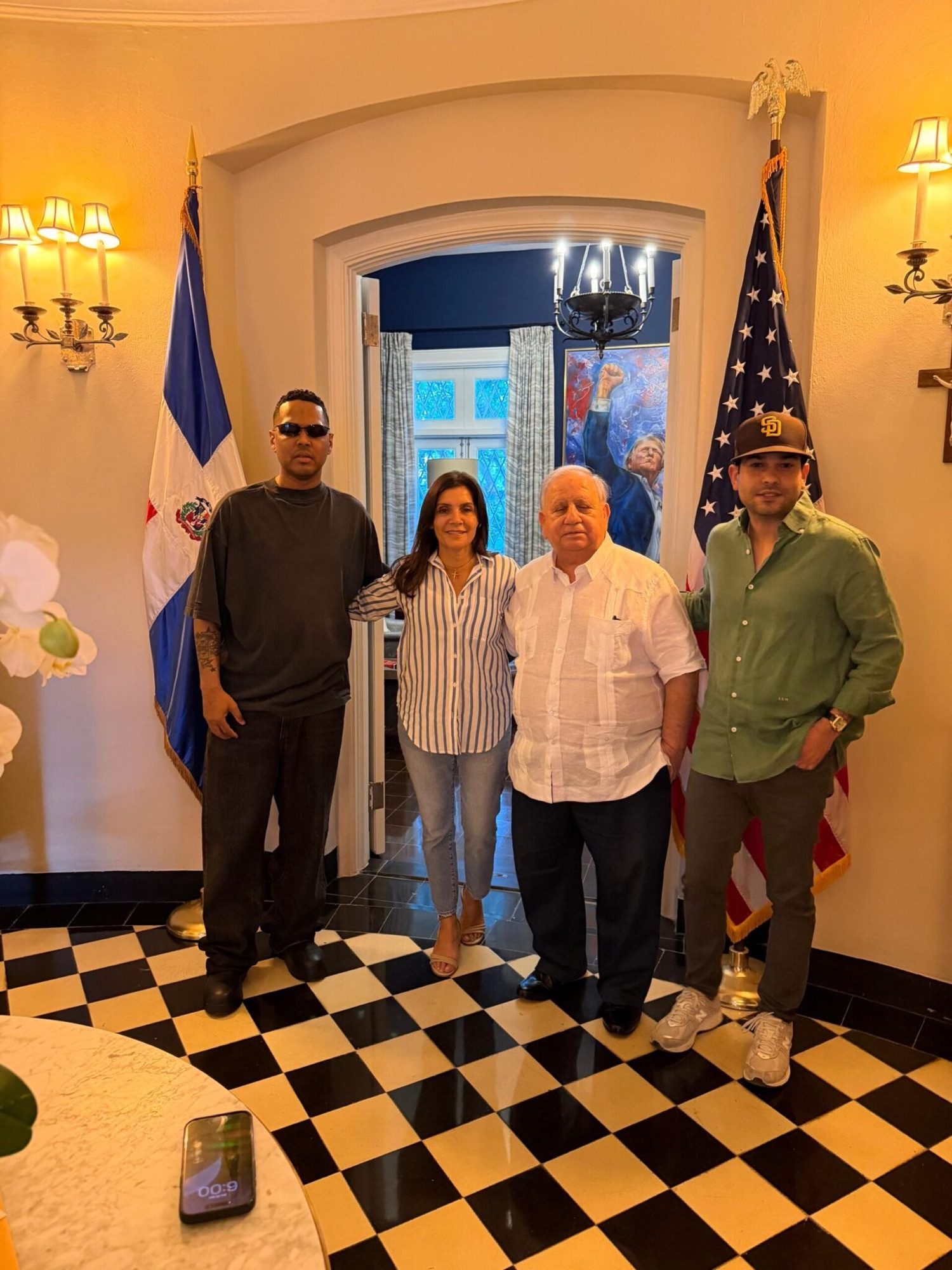 Embajadora de EE.UU. en RD recibe al doctor Fadul para abordar tratamiento del autismo