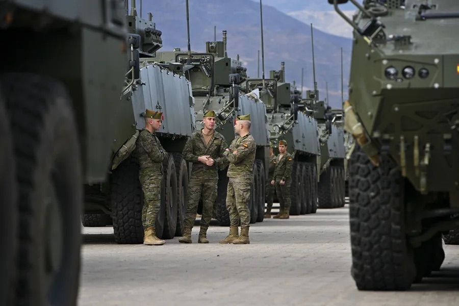 España aumenta su gasto militar un 50 % y supera el 2 % del PIB después de dos décadas