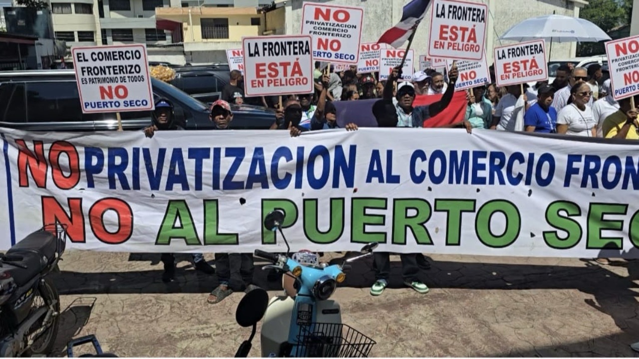 Comerciantes fronterizos protestan contra los puertos secos en Dajabón