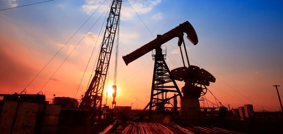 El petróleo de Texas roza los 100 dólares tras rechazo de EEUU al plan de Irán para Ormuz