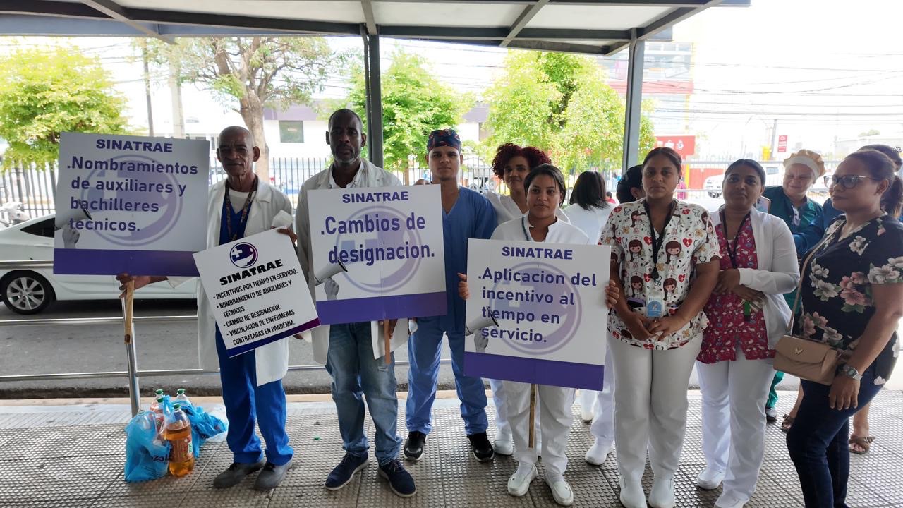 Enfermeras mantienen paro de 24 horas por incumplimiento de acuerdos laborales