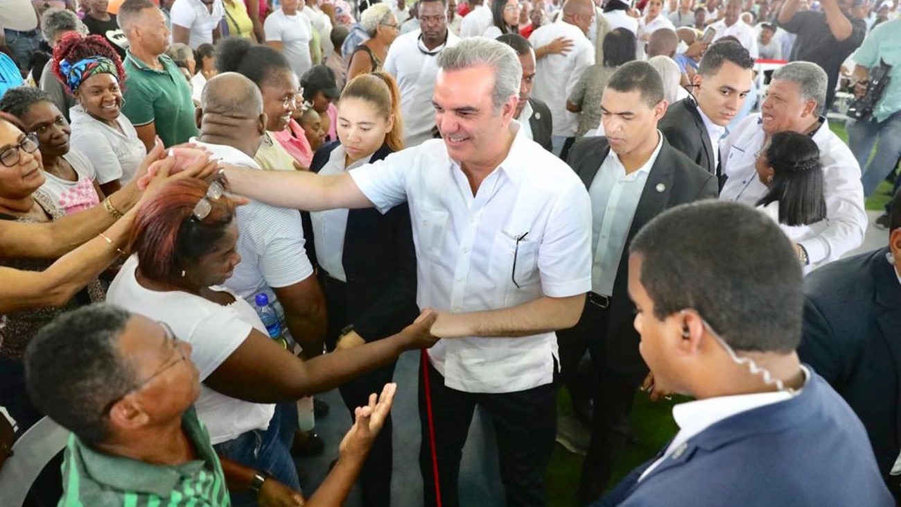 Presidente Abinader entregará títulos de propiedad, tres techados escolares y remozamiento de club Los Cachorros este domingo en el Gran Santo Domingo