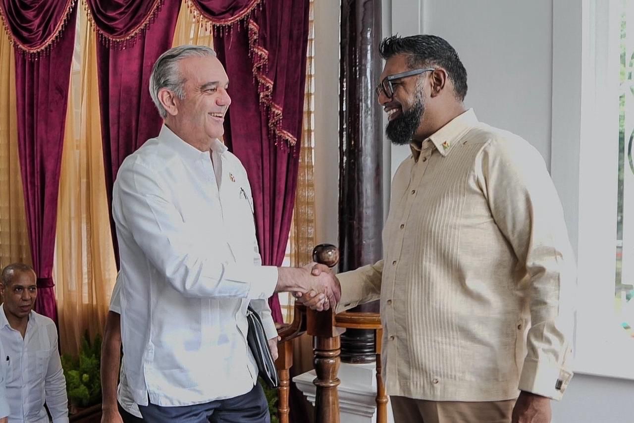 Presidente Abinader llega a Casa de Gobierno en Guyana; sostendrá reunión bilateral con su homólogo Mohamed Irfaan Alí