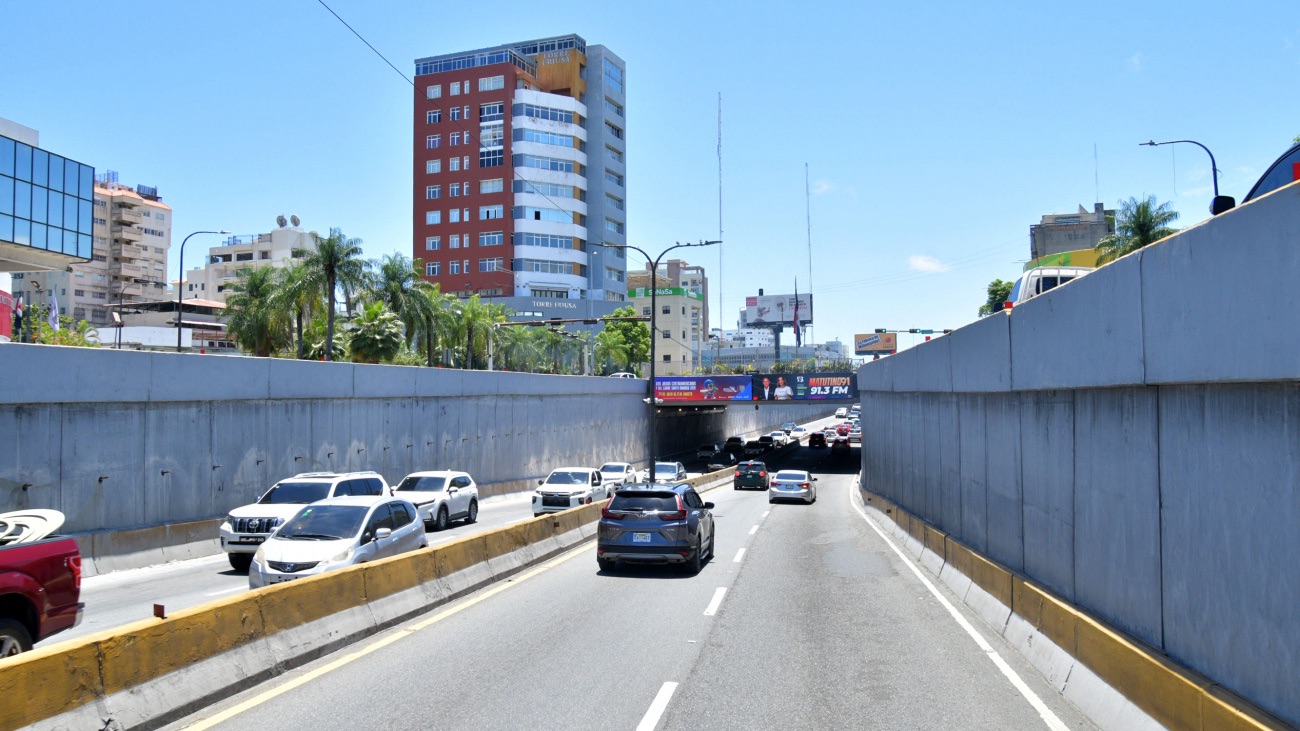 MOPC cerrará paso a desnivel de la Av. 27 de Febrero con Tiradentes y Puente Flotante