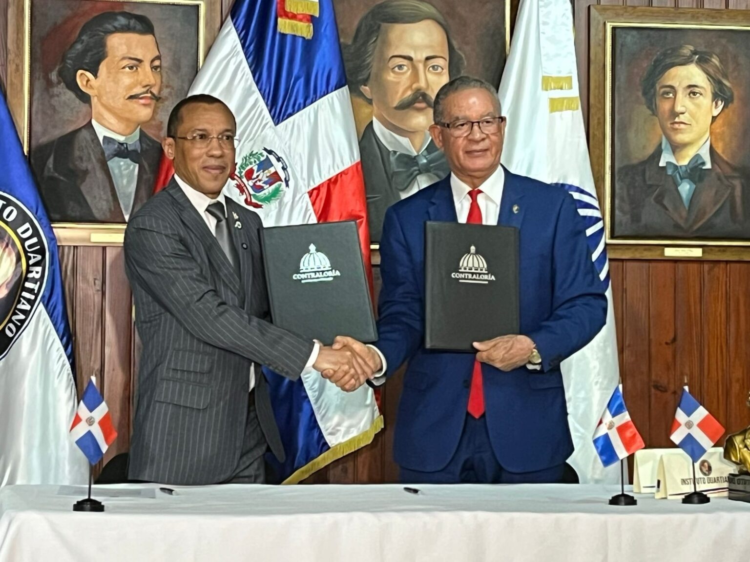 Instituto Duartiano y Contraloría firman convenio para fortalecer valores patrióticos
