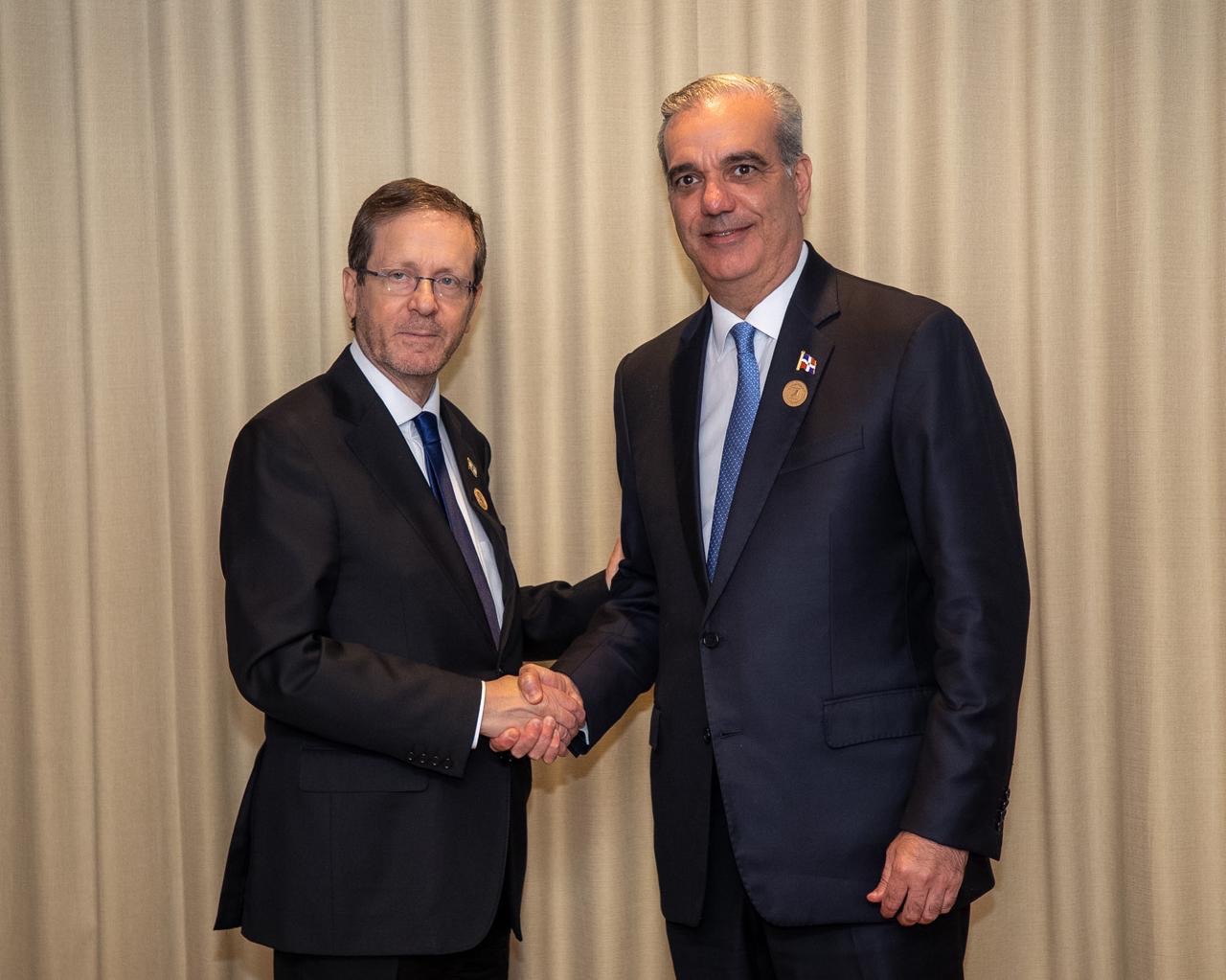 Abinader se reúne con presidente de Israel y subsecretario de Estado de EE.UU.