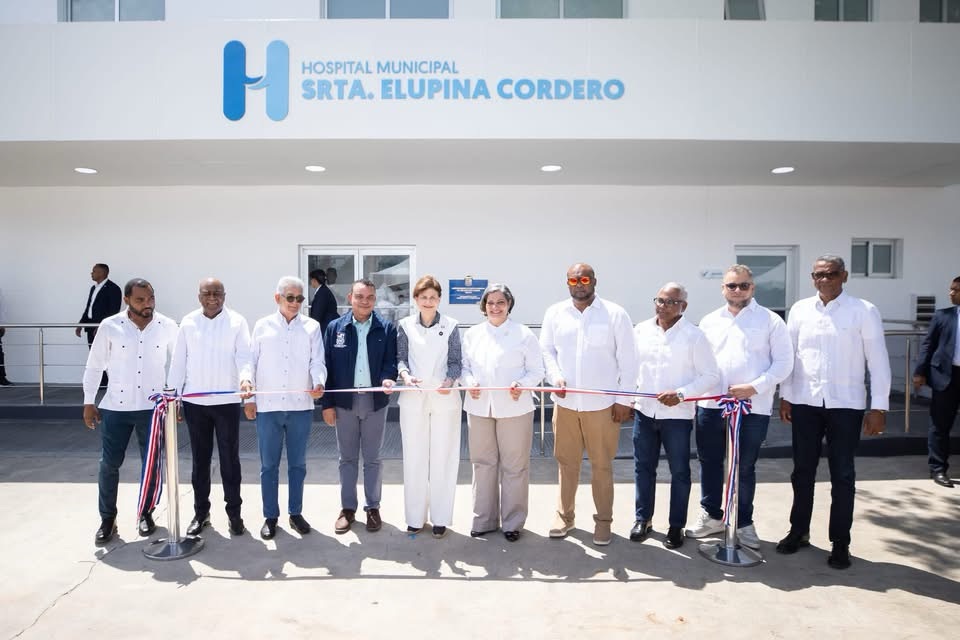 Raquel Peña encabeza inauguración del remozado Hospital Municipal Srta. Elupina Cordero en Sábana de la Mar