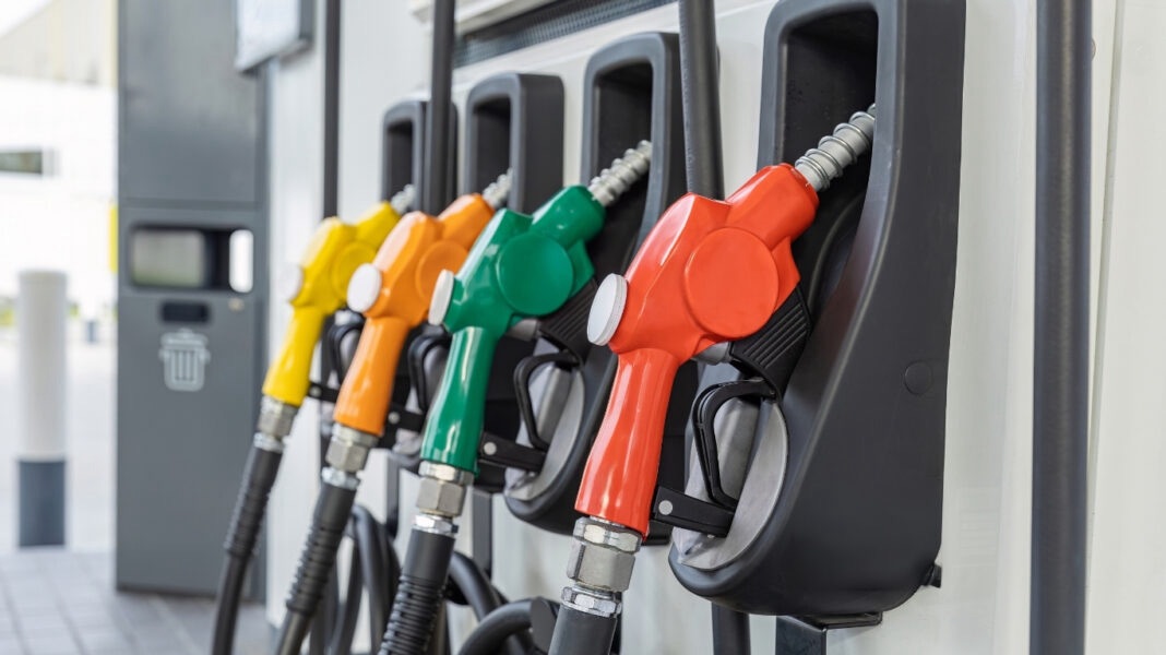 Gobierno reajusta los precios de los combustibles y mantiene congelado el GLP