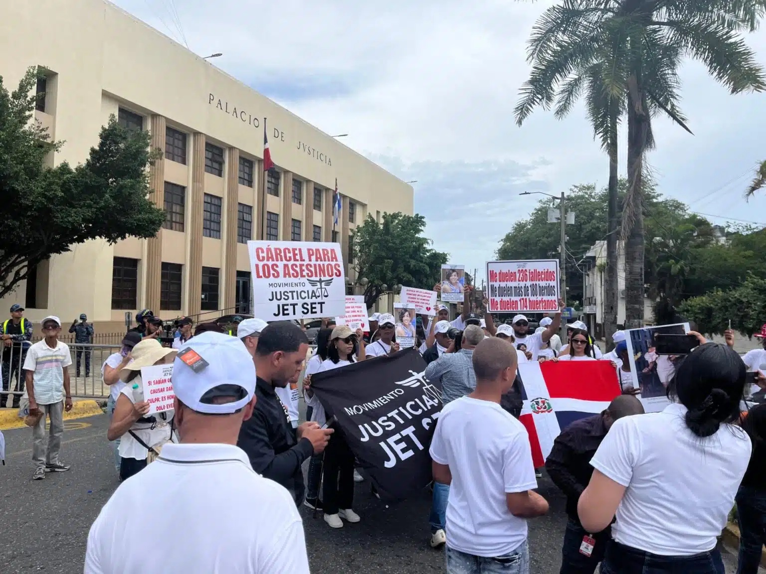 Movimiento Justicia Jet Set realiza marcha en reclamo de recalificación jurídica del caso