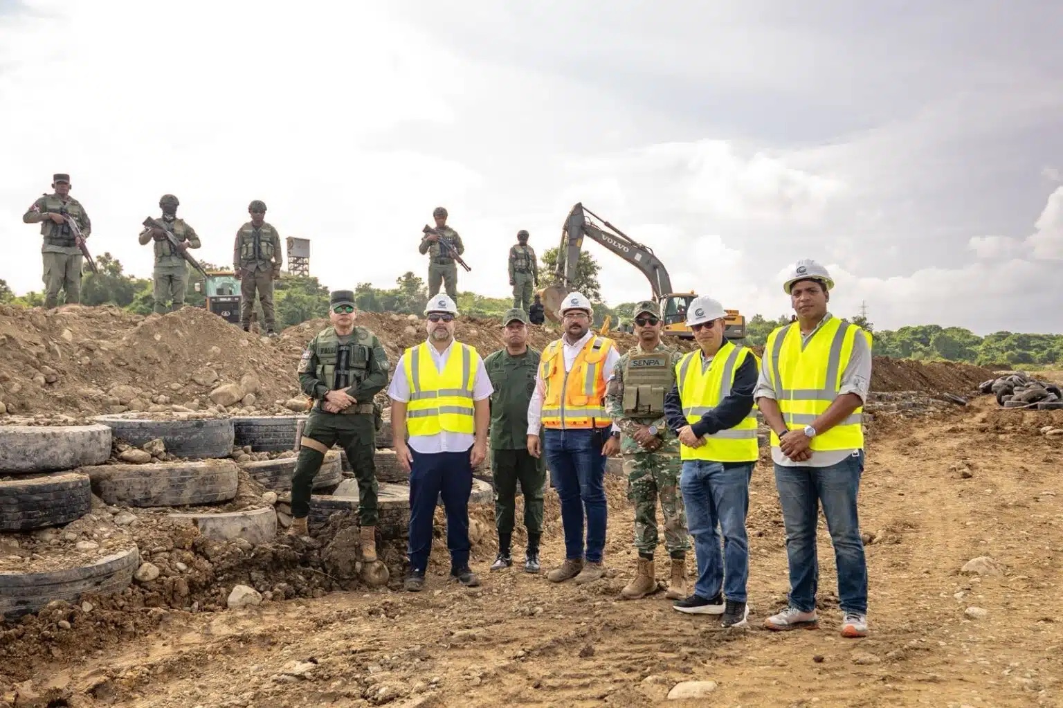Medioambiente supervisa restauración ambiental de la cuenca del río Haina
