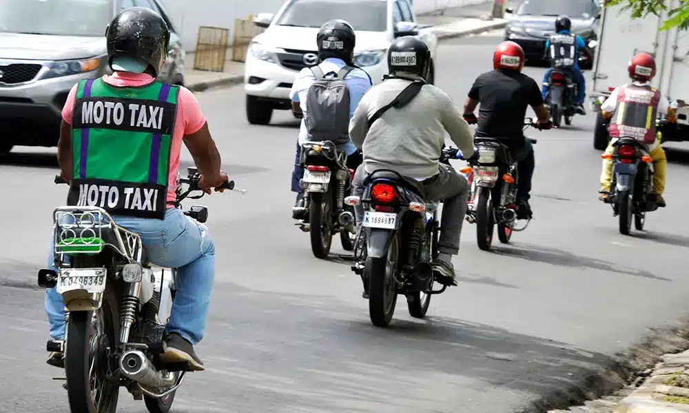 Muere motoconchista tras ser baleado por compañero en disputa por pasajero en SDN