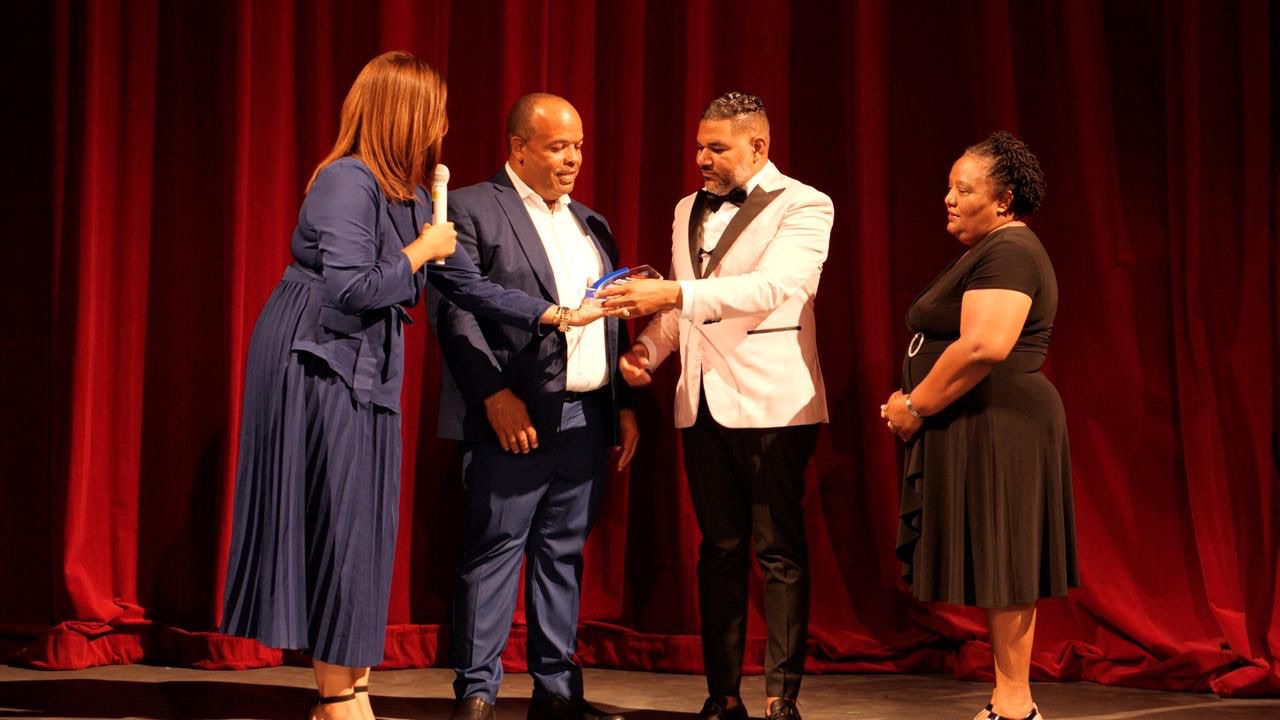 Regional 15 de Educación celebra su tercera Gala Regional “Travesía del Arte: De Quisqueya a Francia”
