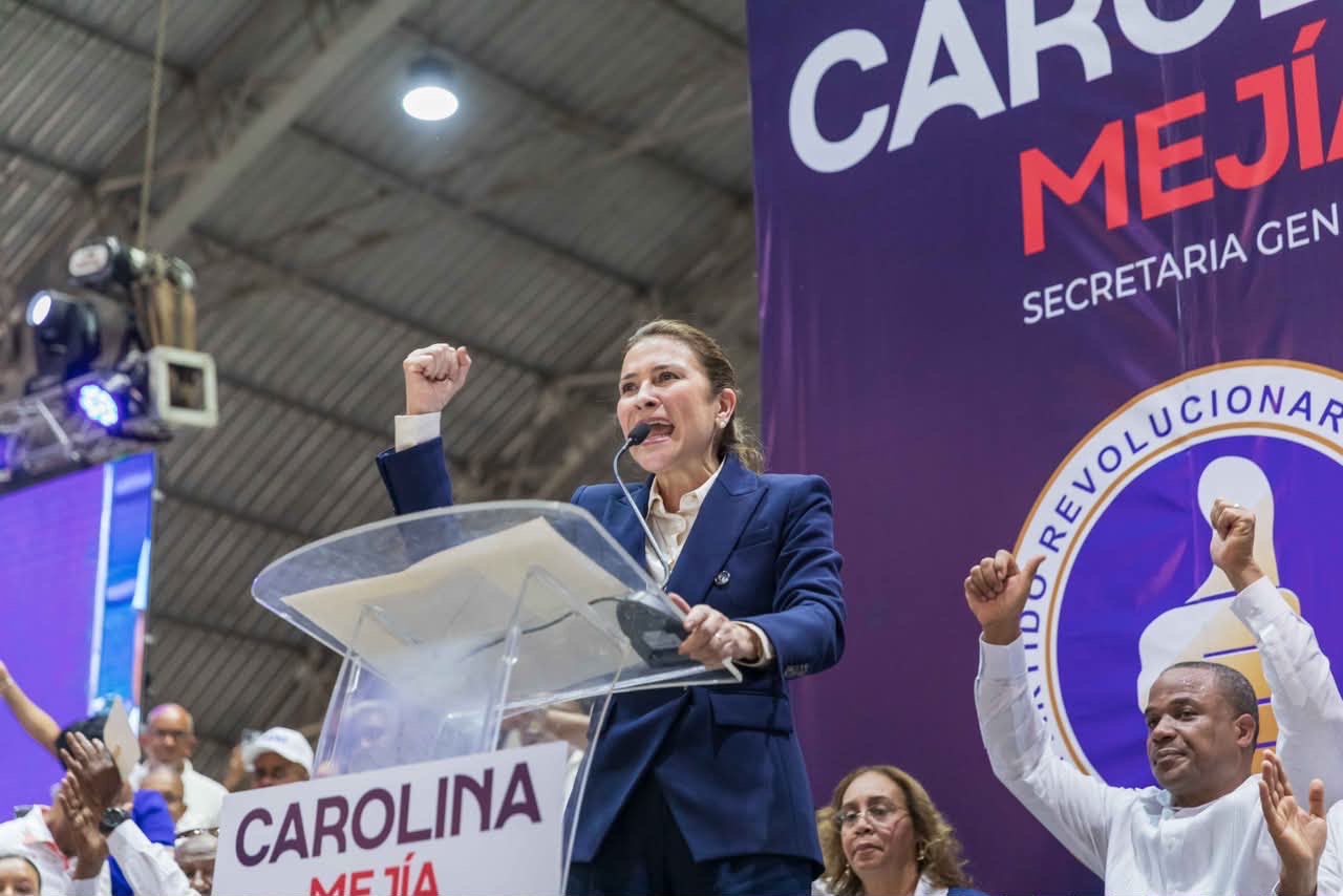 Carolina rinde cuentas ante dirigencia del PRM en San Cristóbal y reafirma su compromiso con la militancia