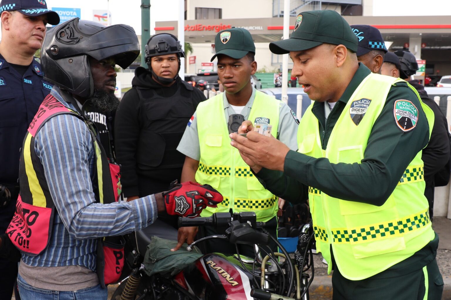 Autoridades intensifican operativo de regularización de motocicletas en el DN