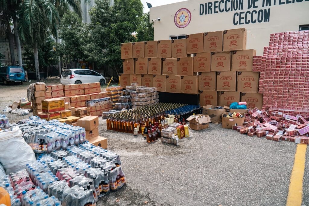 Incautan millonario cargamento de cigarrillos, clerén y fármacos ilegales en la frontera